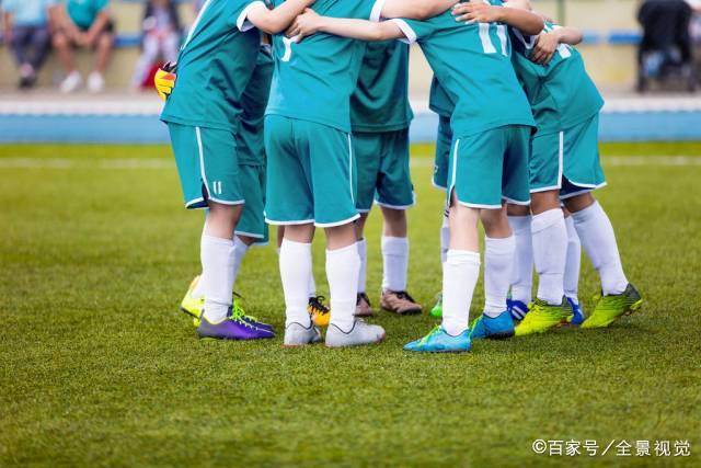 郭德纲风波再起：舞台争议、海外家当与旧怨被翻出